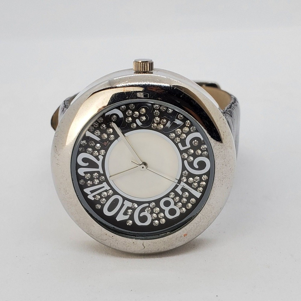 Women's Watch 42MM Large Gray Case Black Leather Bands New Battery